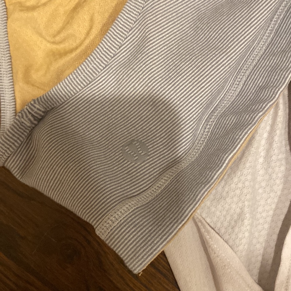 lululemon tank top size 4 - Picture 2 of 3